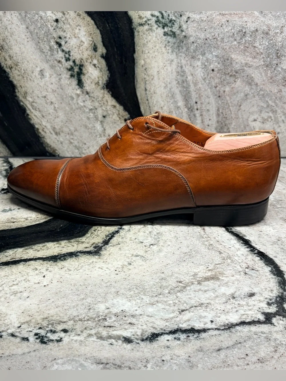 Santoni description beautiful